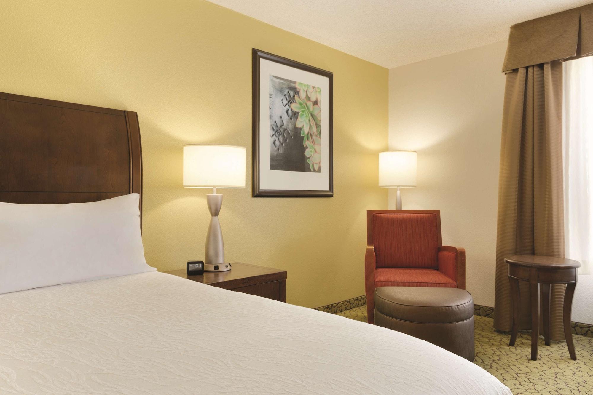 Hilton Garden Inn Anaheim/Garden Grove Exterior photo