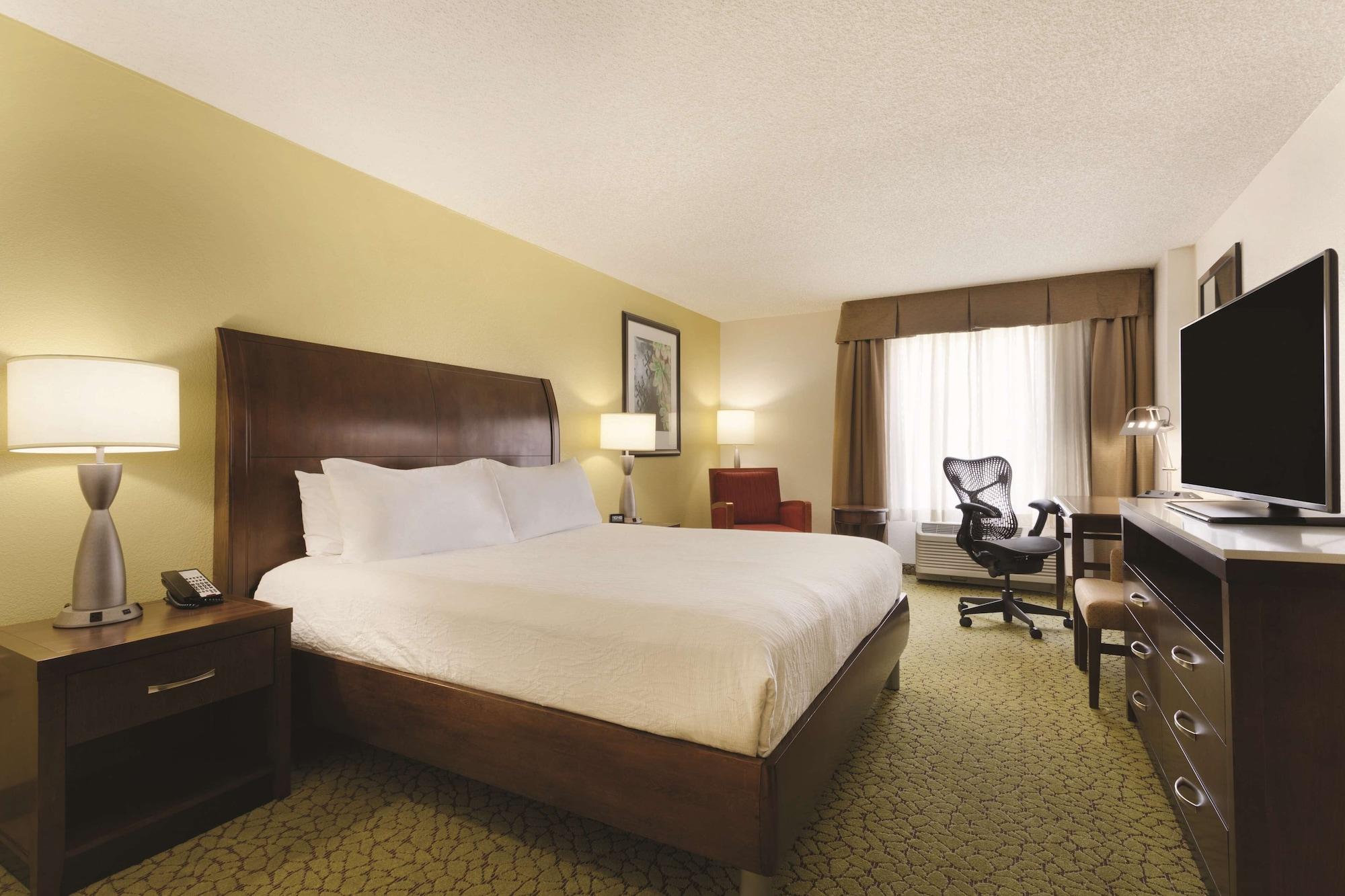 Hilton Garden Inn Anaheim/Garden Grove Exterior photo