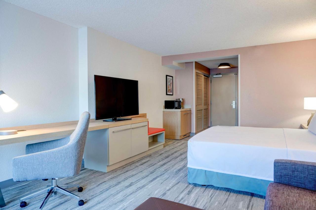 Hilton Garden Inn Anaheim/Garden Grove Exterior photo