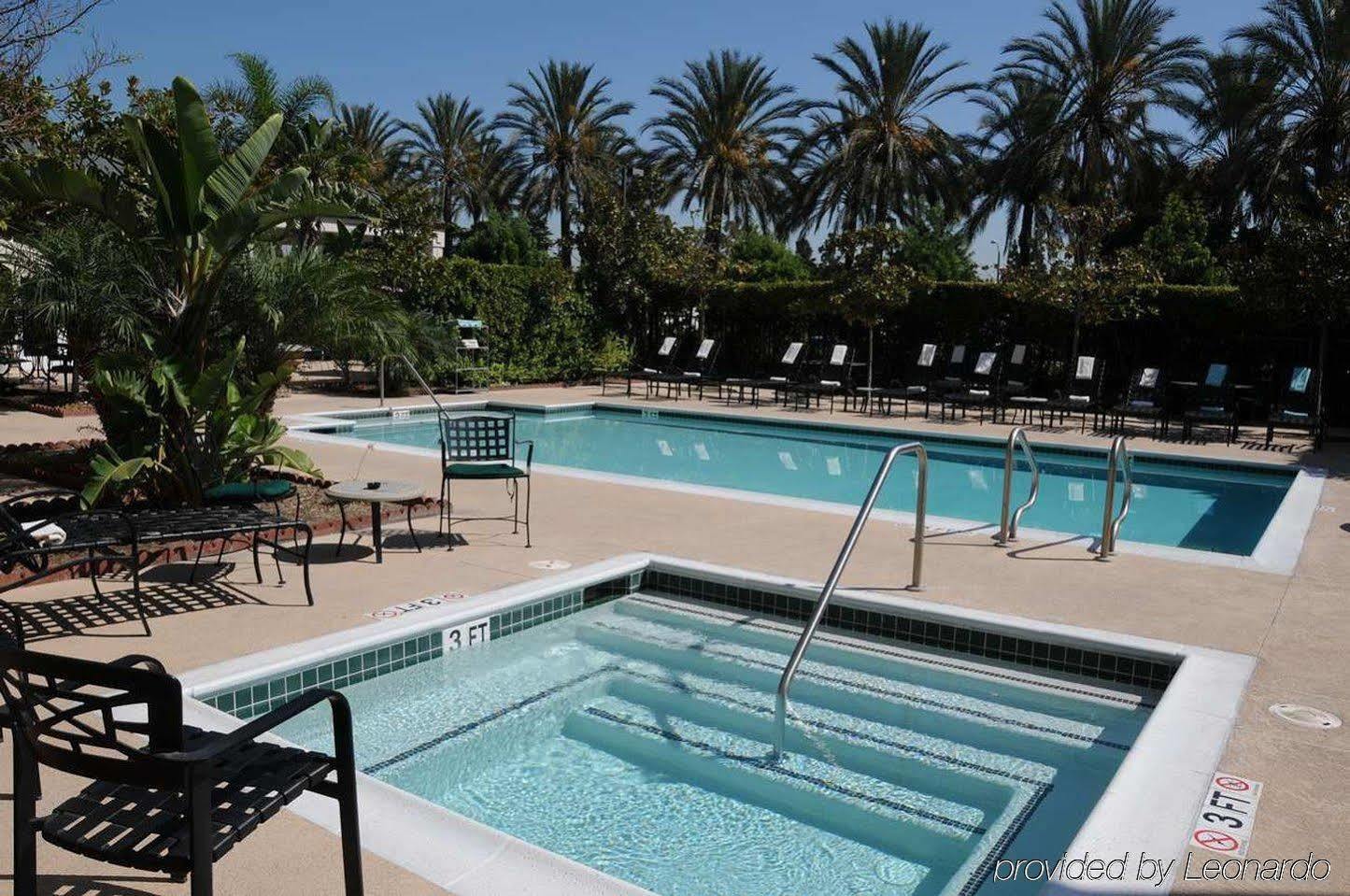 Hilton Garden Inn Anaheim/Garden Grove Exterior photo